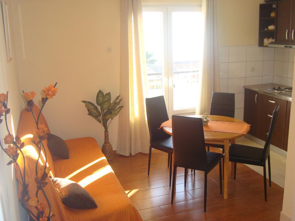 Roncevic #joko# Apartment Gradac (Split-Dalmatia)